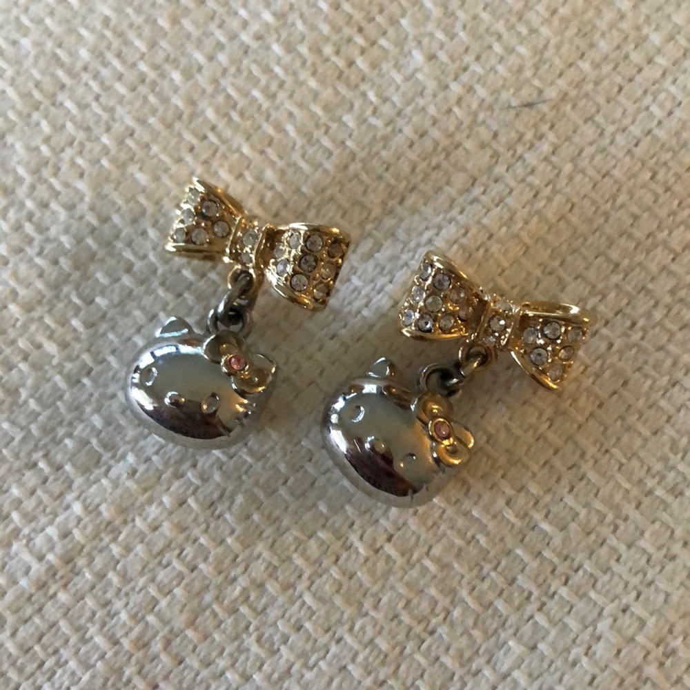 Gold Hello Kitty beautiful new earrings